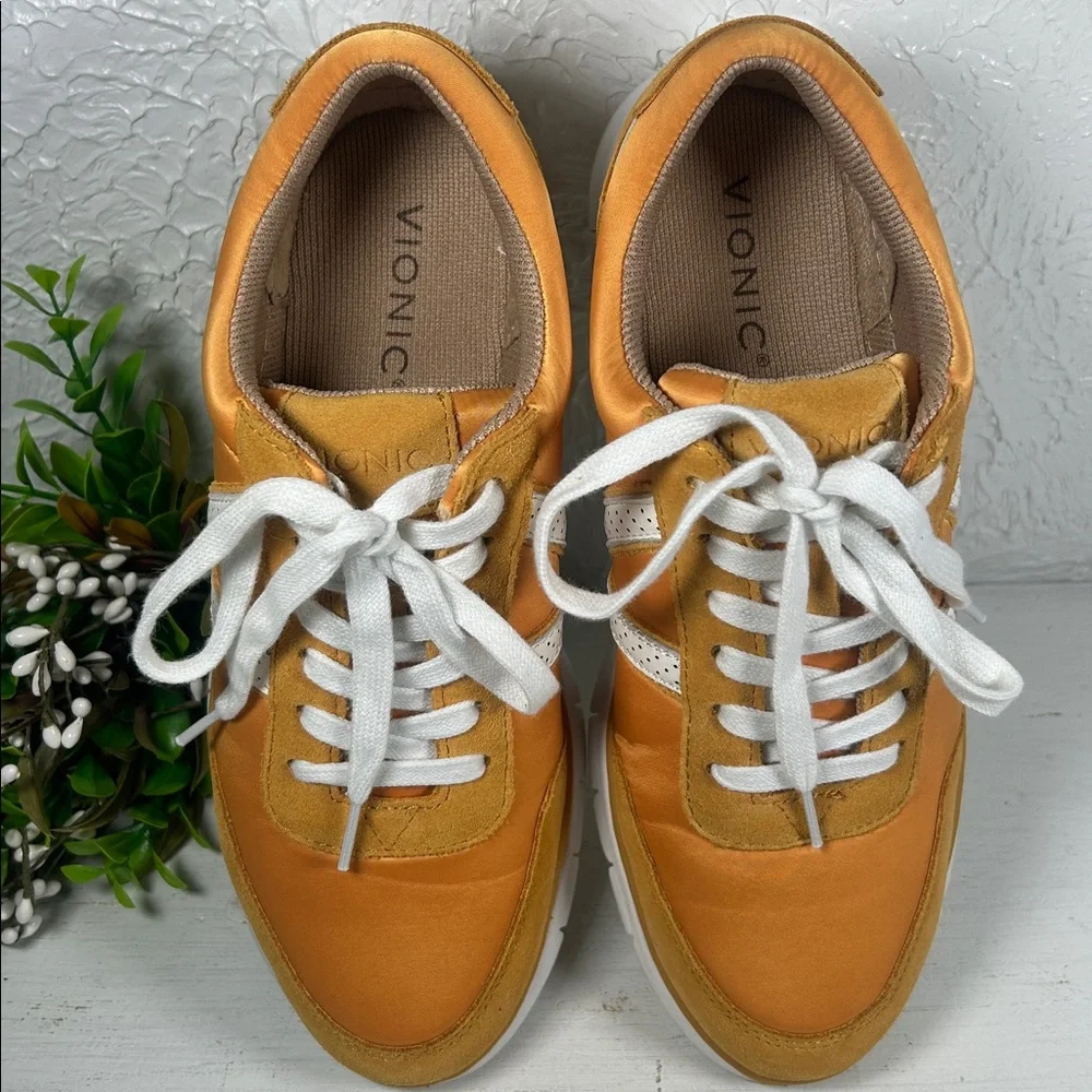 Vionic Nana Satin Orange White Women's Sneakers Suede Satin Athletic Shoe Size 7